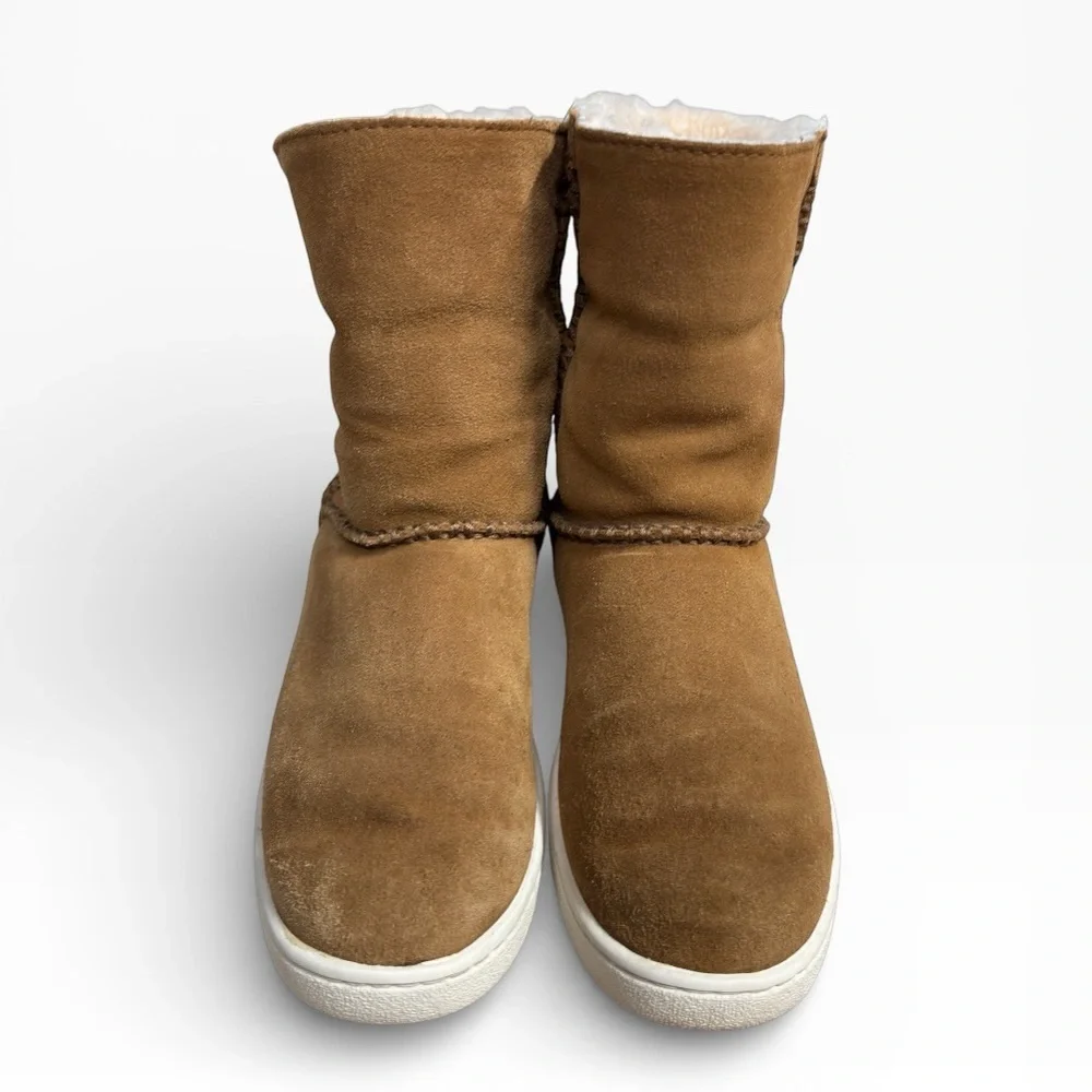 UGG Mika Classic Sneaker Boot Chestnut Suede Shearling Women’s Size US 6 Comfort